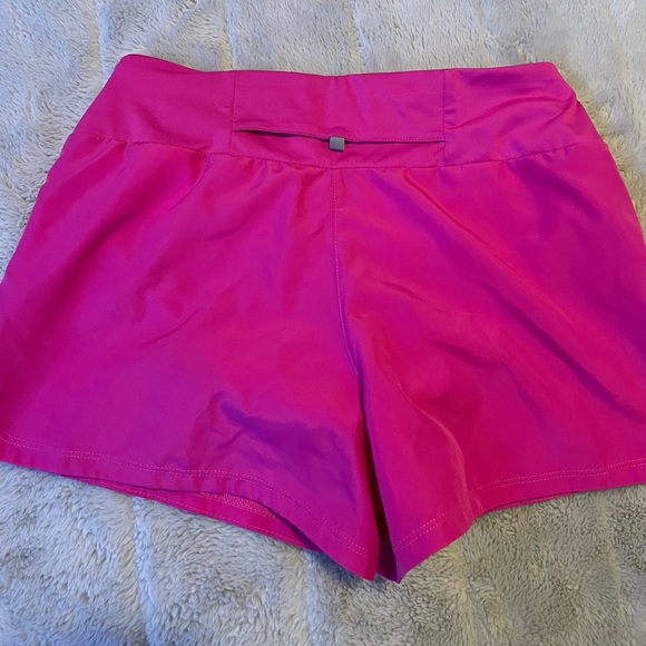 Women’s Nike Shorts - Picture 4 of 6